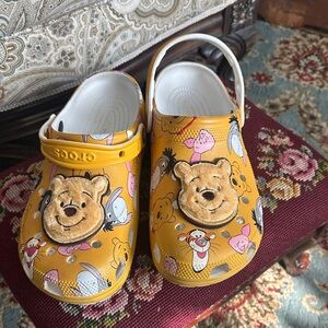 Winnie The Pooh Crocs SZ 8/10